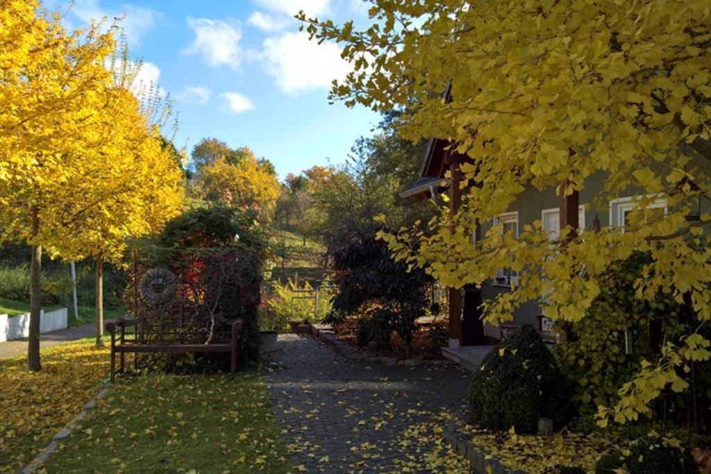 Entspannen Im Grunen, Ferienwohnung Mit Eigenem Garten Keilberg Exterior foto